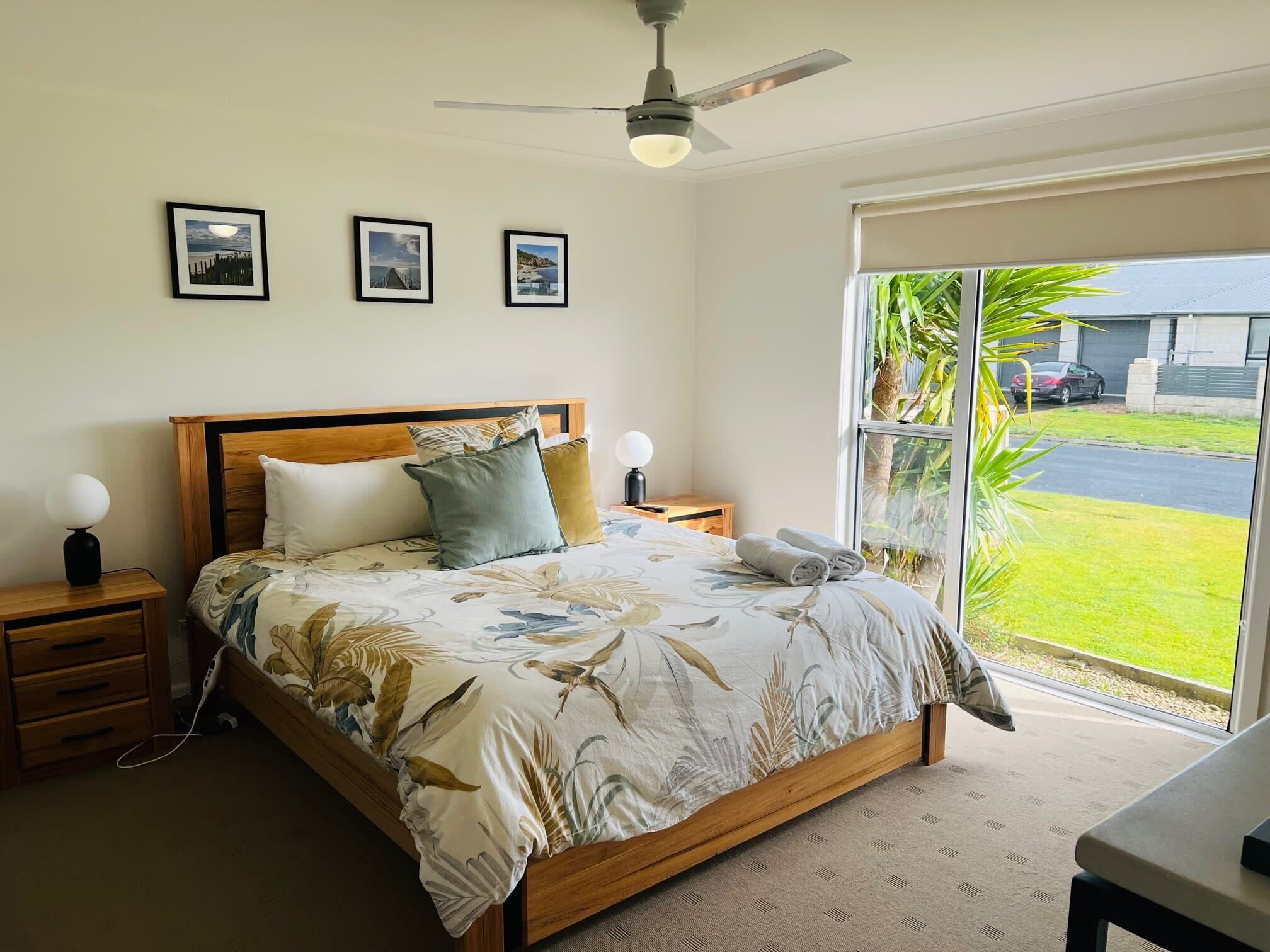 4 bedrooms, iron/ironing board, bed sheets