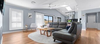 Lovely Laffing Waters - Modern + Peaceful with Gym