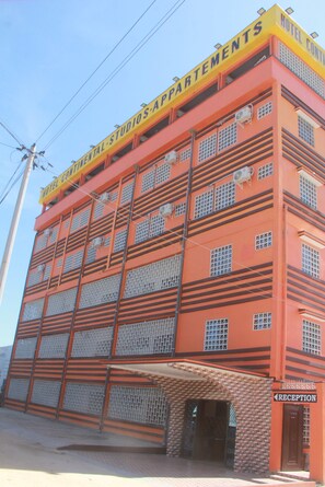 Front of property - Hôtel Continental (Morondava)