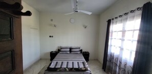 Laptop workspace, free WiFi, bed sheets