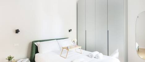 2 habitaciones, tabla de planchar con plancha, wifi y ropa de cama