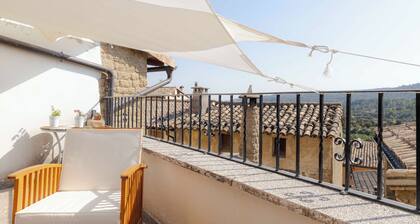 Typical rural house in the center of Murillo with charm and tranquility.