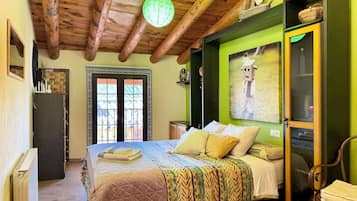 6 slaapkamers, een strijkplank/strijkijzer, wifi, beddengoed