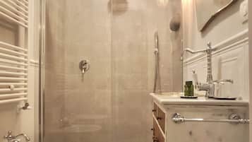 Standard Room, City View | Bathroom