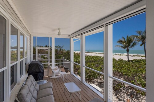 390 Gulf - Beachfront, 4 bed - 4 bath Private Pool - Dog Friendly!