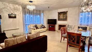 Smart-tv en een open haard