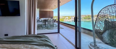 3 habitaciones, tabla de planchar con plancha, cuna de viaje y wifi