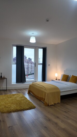 2 bedrooms, iron/ironing board, WiFi, bed sheets - Spacious 2 Bed Apart with Patio in Camden WR201 (London)