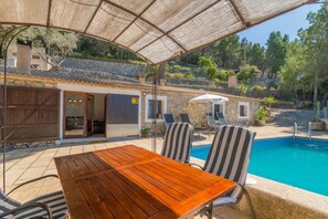 House | Outdoor dining