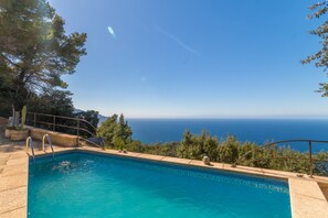 House | Pool