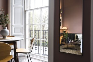 Dining - Superior 1st Floor Studio w/City Views (Edinburgh)