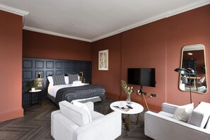 1 dormitorio, tabla de planchar con plancha, wifi y ropa de cama