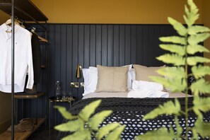 1 bedroom, desk, iron/ironing board, WiFi - Studio w/Scenic Views-3rd floor (Edinburgh)