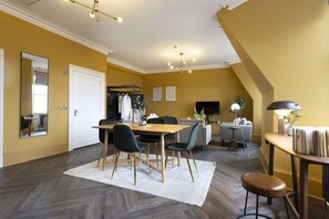 Dining - Studio w/Scenic Views-3rd floor (Edinburgh)