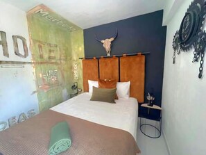 1 bedroom, iron/ironing board, travel cot, Internet