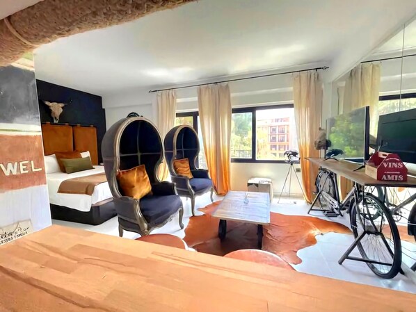 1 bedroom, iron/ironing board, travel crib, internet