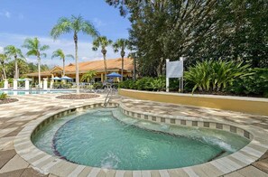 Innenpool, beheizter Pool