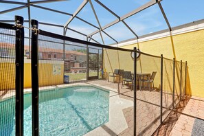 Indendørs pool, opvarmet pool