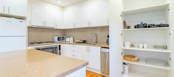 Stylish, modern and secure family home!