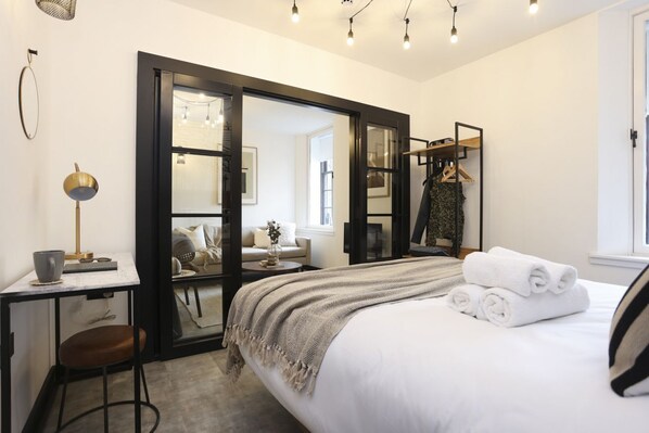 2 bedrooms, iron/ironing board, WiFi, bed sheets