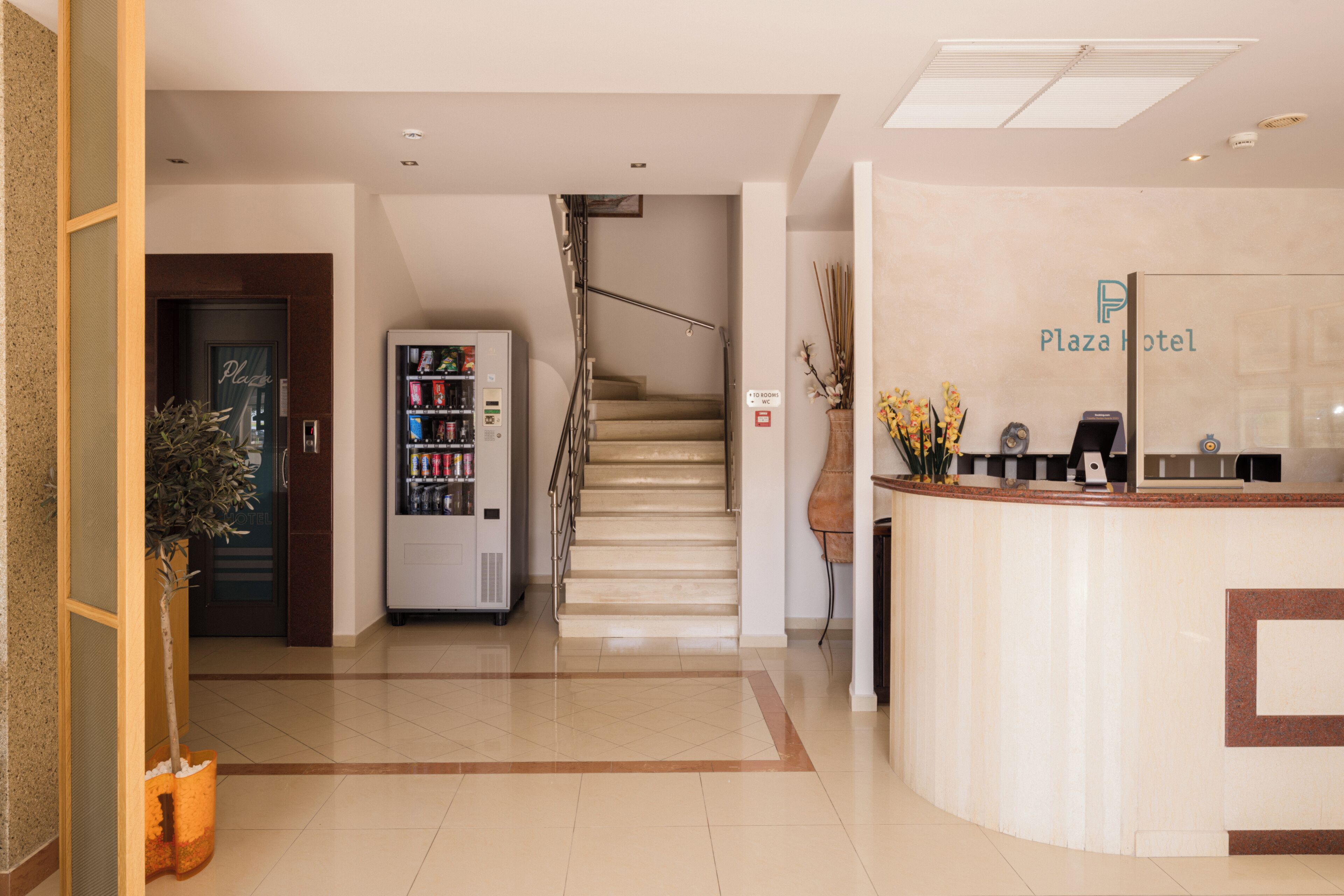 Photo - Plaza Hotel