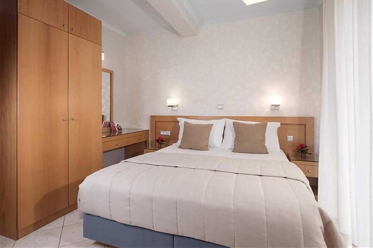 1 bedroom, pillowtop beds, in-room safe, blackout drapes