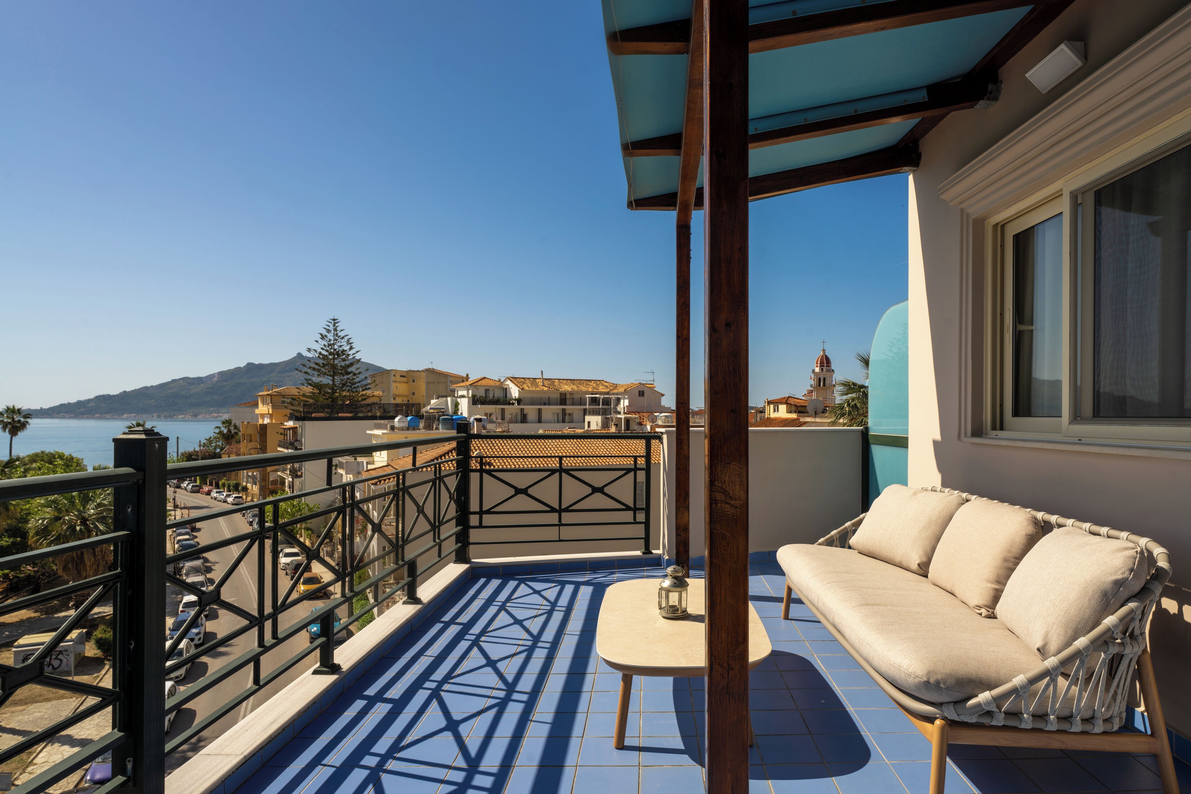 Junior Studio Suite, 1 Queen Bed, Sea View | Terrace/patio