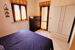 3 Schlafzimmer, Bügeleisen/Bügelbrett