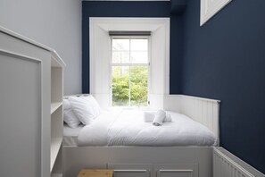 1 quarto, escrivaninha, ferros/tábuas de passar roupa, Wi-Fi