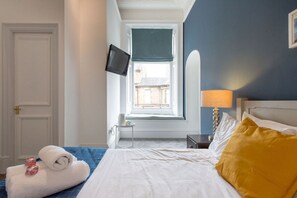 1 bedroom, iron/ironing board, WiFi, bed sheets - Haymarket - Standard Double Room (Edinburgh)