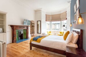 1 bedroom, desk, iron/ironing board, WiFi