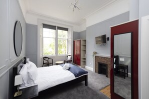 1 slaapkamer, een strijkplank/strijkijzer, wifi, beddengoed