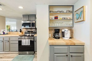 Fridge, microwave, oven, stovetop - Beachy Days, Starry Nights Seabreeze Oasis Awaits! (Surfside Beach)