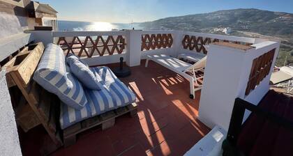 Beautiful 3-bedroom house with Sea Views in Salobreña
