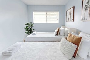 2 chambres, fer et planche à repasser, Wi-Fi, draps fournis