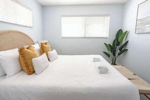 2 bedrooms, iron/ironing board, WiFi, bed sheets