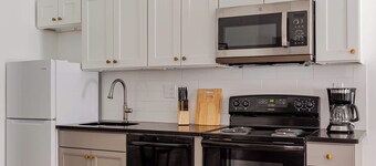 1 Cozy Haven near Historic Fishtown & Center City!