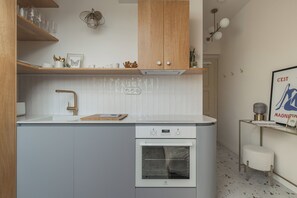 Private kitchen - Backyard Design home near Castle  (Prague)