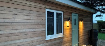 Y Caban-the Cabin-1 Bed-sleeps 2-parking-fast Wifi