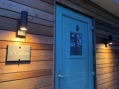 Y Caban-the Cabin-1 Bed-sleeps 2-parking-fast Wifi