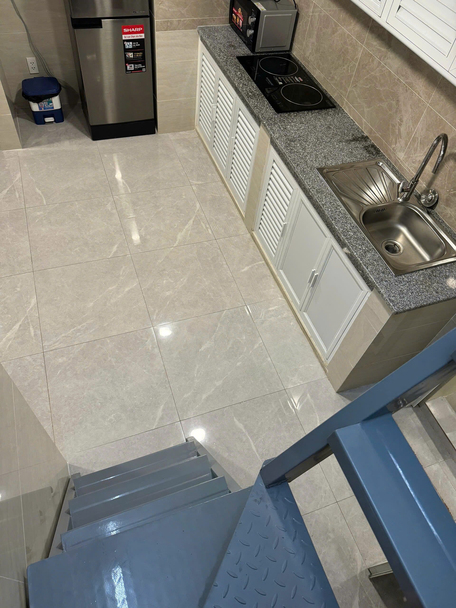 Nhà Duplex dành cho gia đình | Bếp riêng | Tủ lạnh, lò vi sóng, dụng cụ pha espresso, dụng cụ pha cà phê/trà 