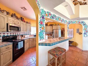 Refrigerador, microondas, parrilla de estufa y lavavajillas