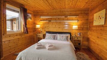 3 bedrooms, individually decorated, individually furnished, free WiFi