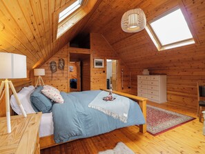 3 bedrooms, individually decorated, individually furnished, free WiFi