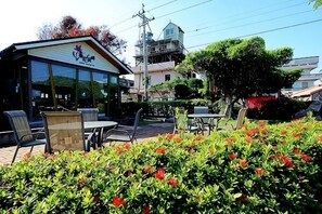 Unclassified image, 2 of 3, button - Lotus Hostel Beicheng Zhuang (Yilan)