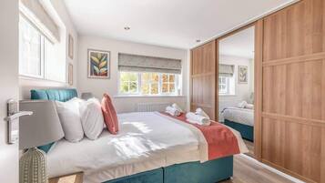 1 bedroom, iron/ironing board, travel cot, WiFi