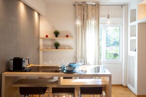 Apartment | Dining room - Modern 1-bedroom Retreat in Pangrati (Athens)