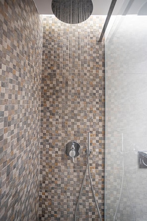 Ferienhaus | Dusche im Bad