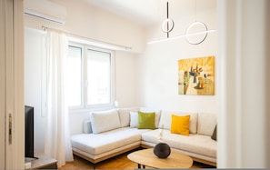 Living room - Elegant 3-bedroom Retreat in the Heart of Kolonaki (Athens)