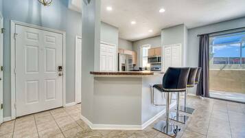 Køleskab, mikrobølgeovn, ovn, opvaskemaskine